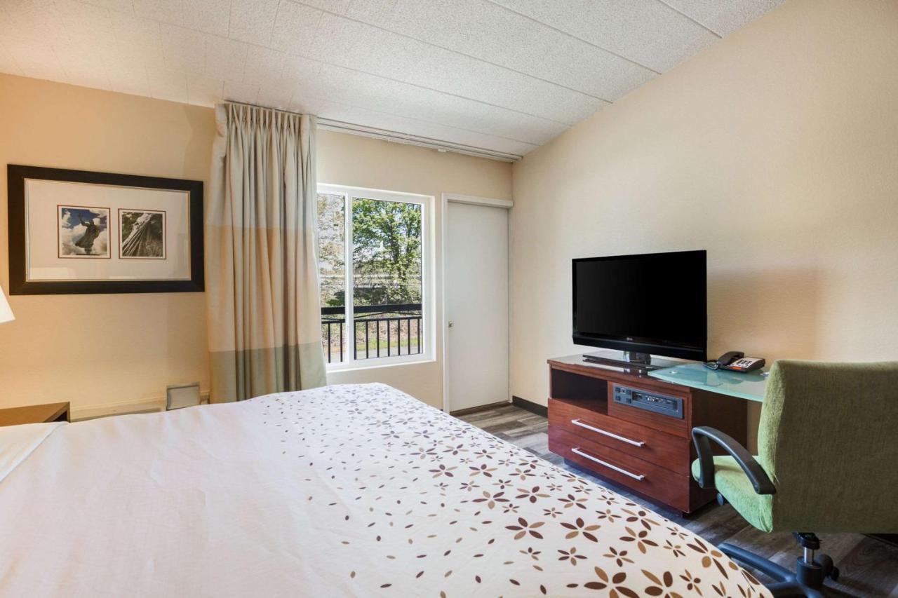 Fairmount Inn & Suites - Stroudsburg, Poconos Delaware Water Gap Exteriér fotografie